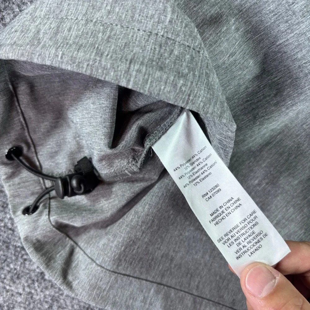 TravisMathew 1/4 Zip Pullover Mens Medium Grey Short Sleeve Golf Athletic Jacket